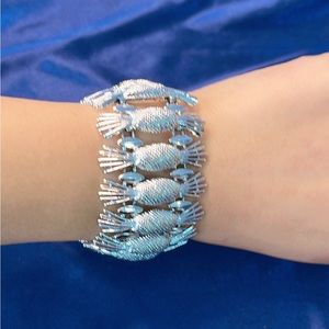 VINTAGE SIGNED Sarah Coventry Wide pineapple Link Silver Bracelet 7”